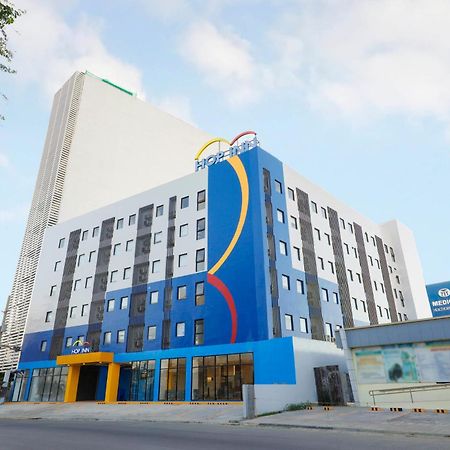 Hop Inn Hotel Iloilo Екстер'єр фото