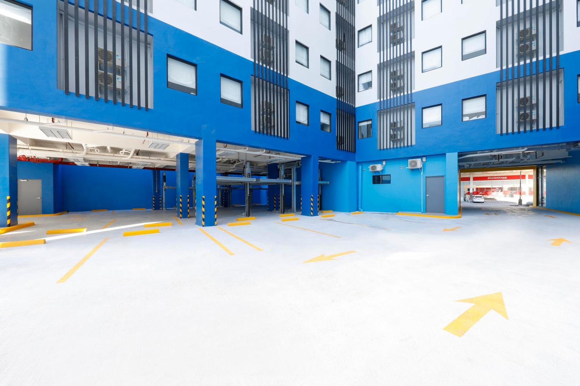 Hop Inn Hotel Iloilo Екстер'єр фото