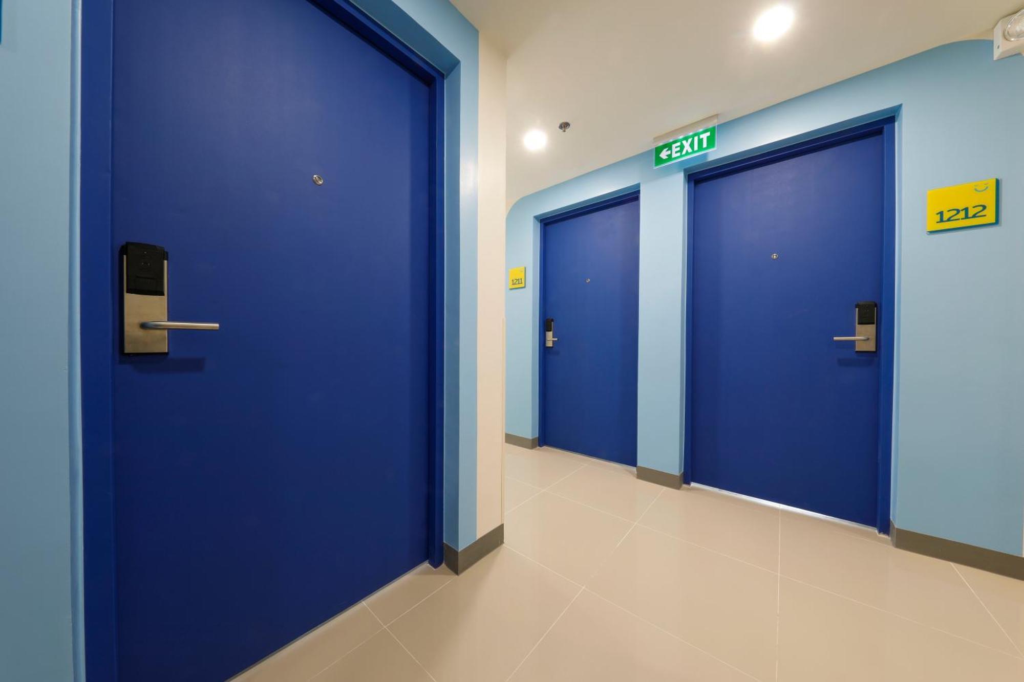 Hop Inn Hotel Iloilo Екстер'єр фото