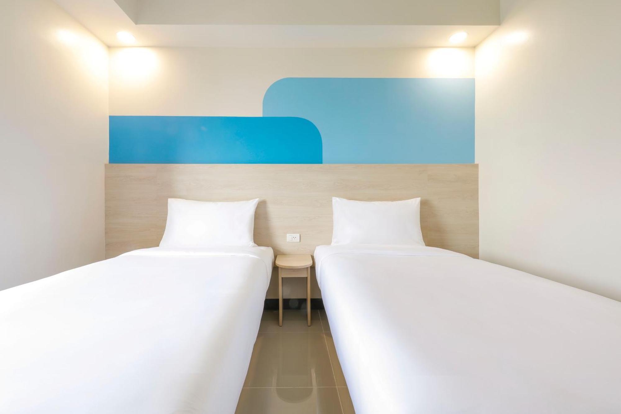 Hop Inn Hotel Iloilo Екстер'єр фото